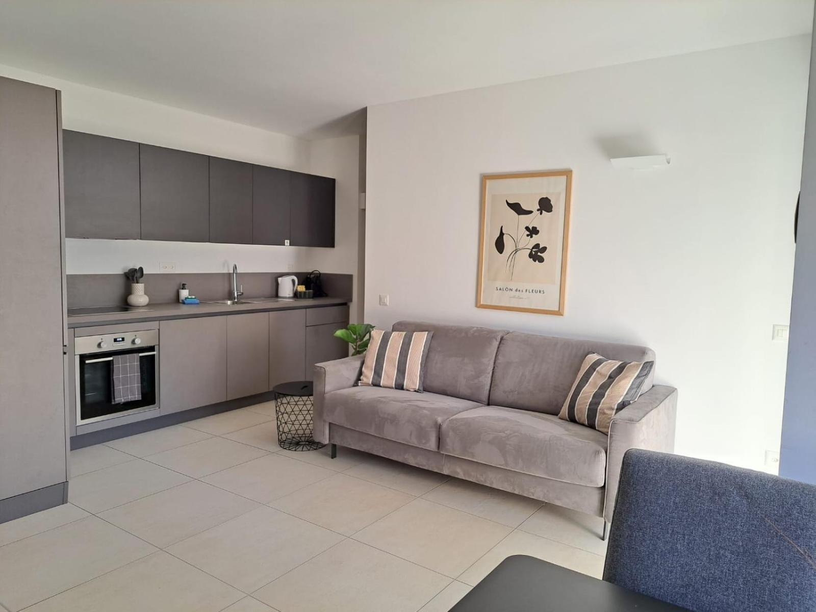 Urban Residence By Quokka 360 - Modern Apartments In ลูกาโน ภายนอก รูปภาพ
