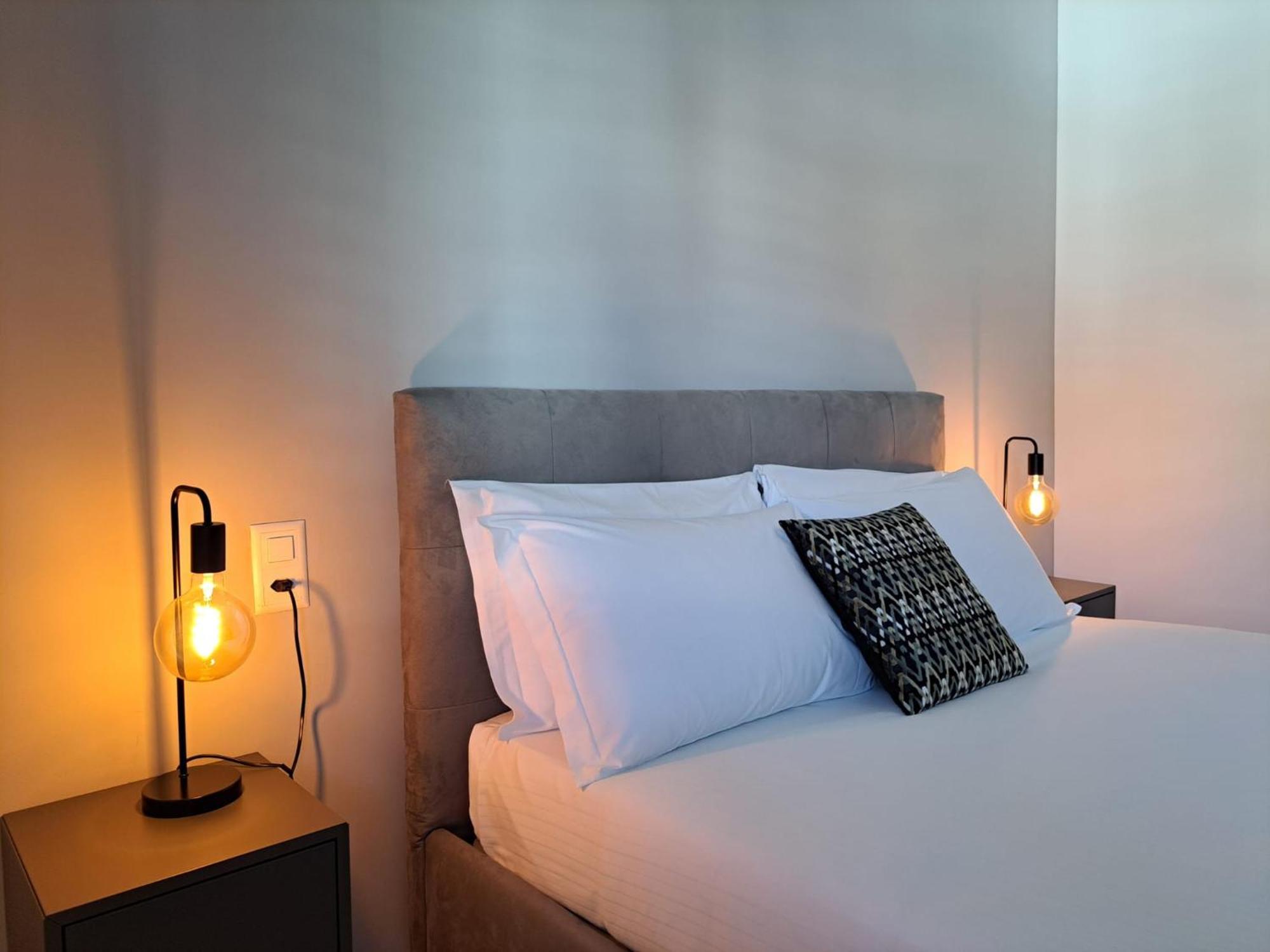 Urban Residence By Quokka 360 - Modern Apartments In ลูกาโน ภายนอก รูปภาพ
