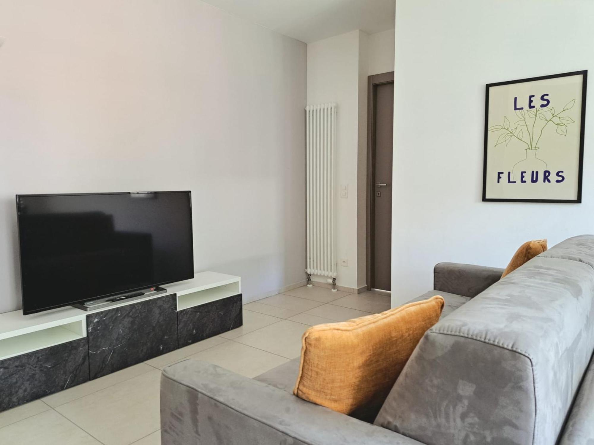 Urban Residence By Quokka 360 - Modern Apartments In ลูกาโน ภายนอก รูปภาพ