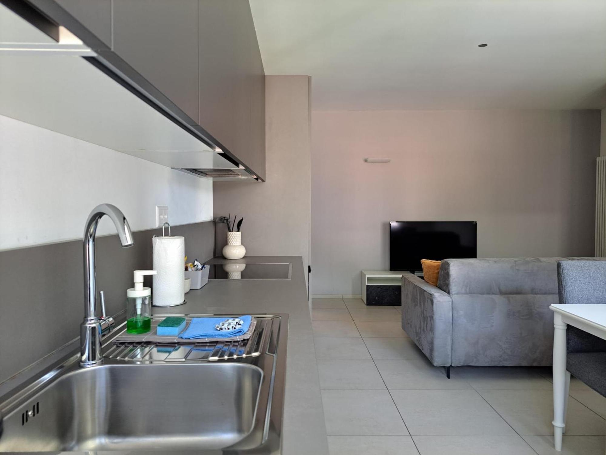 Urban Residence By Quokka 360 - Modern Apartments In ลูกาโน ภายนอก รูปภาพ